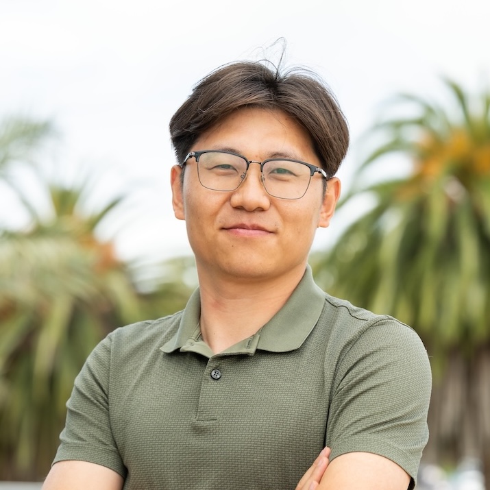 Photo of Professor Eric (Xin) Wang